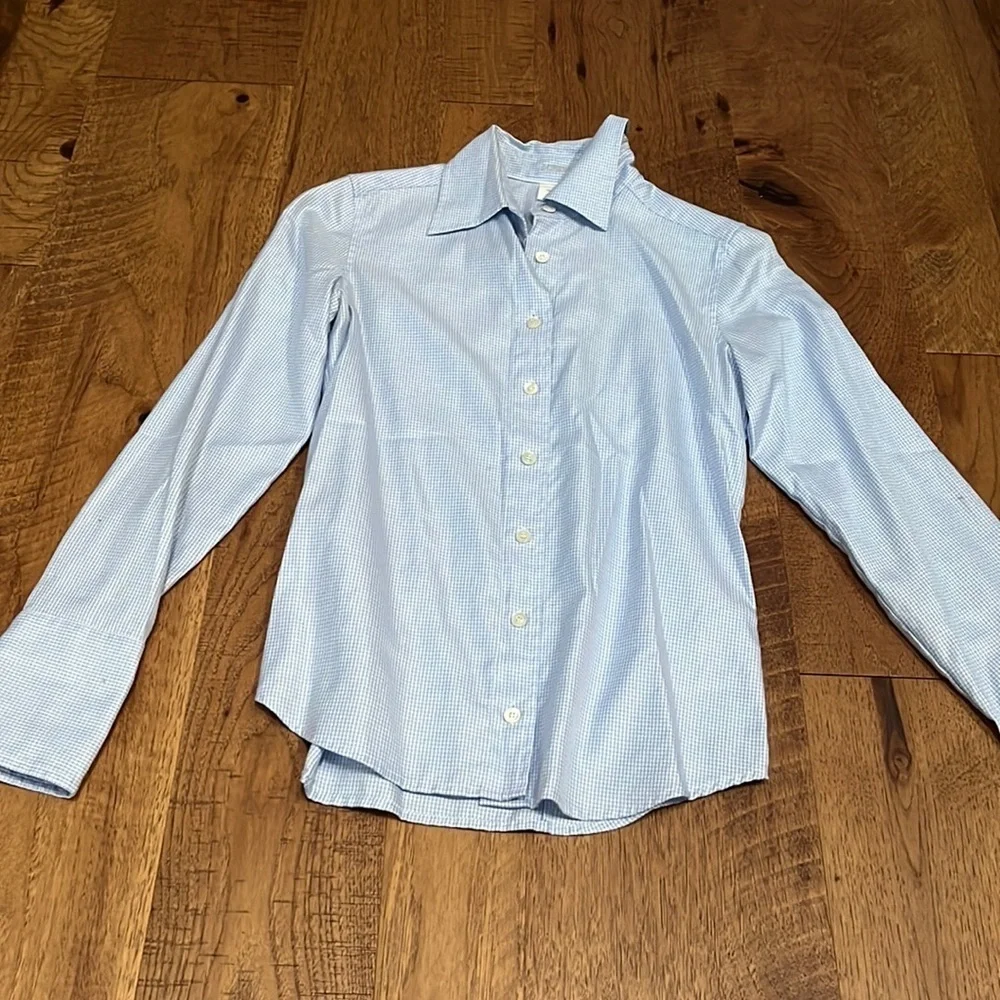 J.Crew Women’s Light Blue Button Down Shirt Size 2